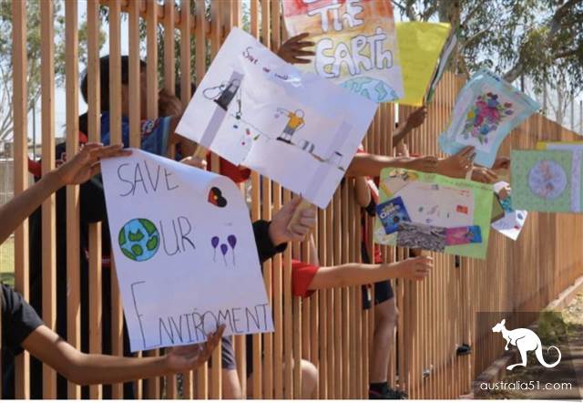300000 Australian Youth parade calls for Climate change threat Earth