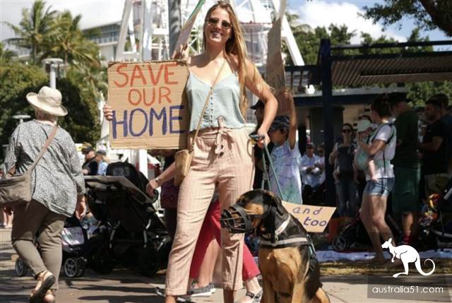 300000 Australian Youth parade calls for Climate change threat Earth