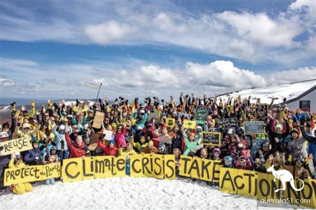 300000 Australian Youth parade calls for Climate change threat Earth