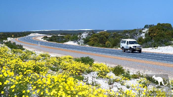 Classic scenery is on the road, 6 Australian classic self-driving lines compete