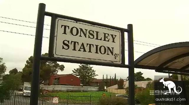 Adelaide spent 5 million to extend the southern train line! Straight to Flinders University! The Tonsley train station will be shut down forever! Run it for the last time next Friday!