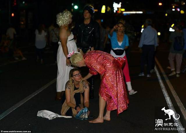Sydney homosexual love Carnival has a wild night, when the sun comes out, the scene is full of wolves
