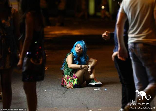 Sydney homosexual love Carnival has a wild night, when the sun comes out, the scene is full of wolves