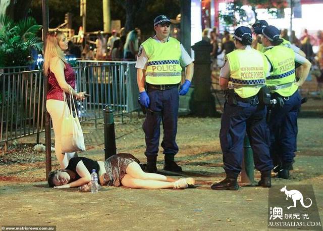Sydney homosexual love Carnival has a wild night, when the sun comes out, the scene is full of wolves