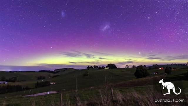 In the night sky of the state of Viz, the residents took pictures from work.