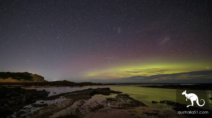 In the night sky of the state of Viz, the residents took pictures from work.
