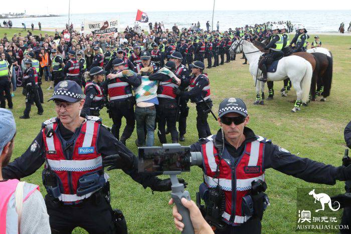 Prime Minister praises Melbourne St Kitts Beach far right demonstration: ugly Race protest