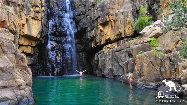Australia's 6 most beautiful 'road travel' routes, let you play as you walk