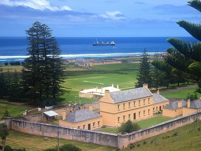 [530C5499-2ED4-8787-FF75-8D0B8D1B5456]