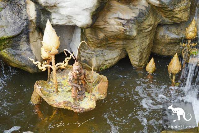 The strangest attractions of Thai temples, mixing the eight immortals with ninja tortoises, are messy for Chinese tourists