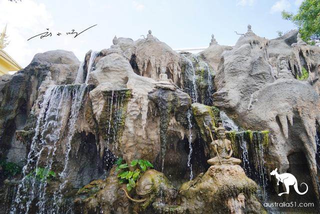 The strangest attractions of Thai temples, mixing the eight immortals with ninja tortoises, are messy for Chinese tourists