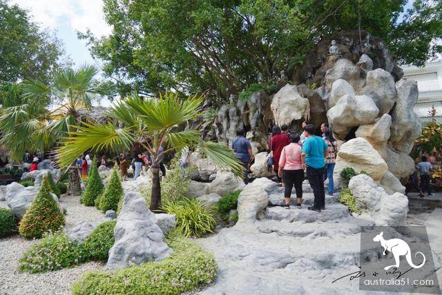 The strangest attractions of Thai temples, mixing the eight immortals with ninja tortoises, are messy for Chinese tourists