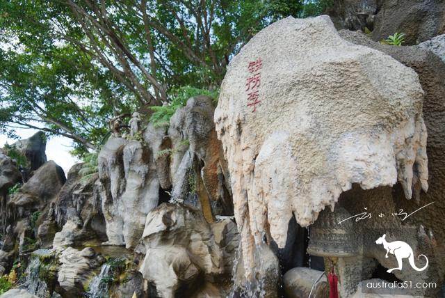 The strangest attractions of Thai temples, mixing the eight immortals with ninja tortoises, are messy for Chinese tourists