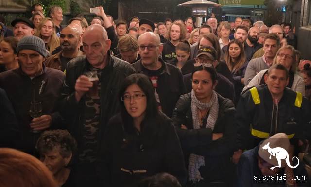 Melbourne drug dealers around the safe injection house activities, the police have nothing to do