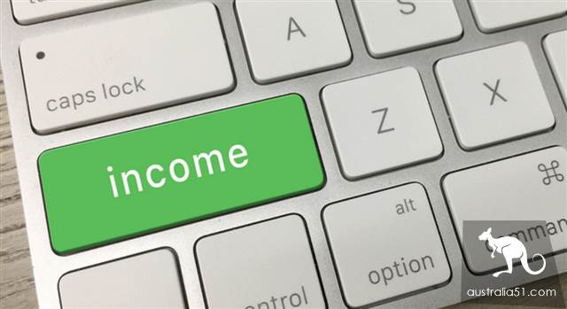 Australian graduates ranked first in income ranking with regional academic degree at the top of the list.