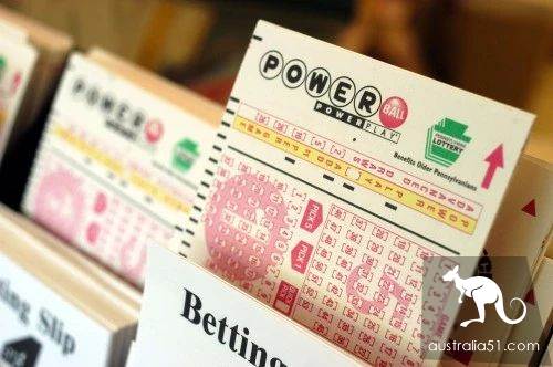 The largest lottery ticket in history is opened tonight. Take the secret book of winning the prize in this powerful ball and see who is the lucky one tonight.