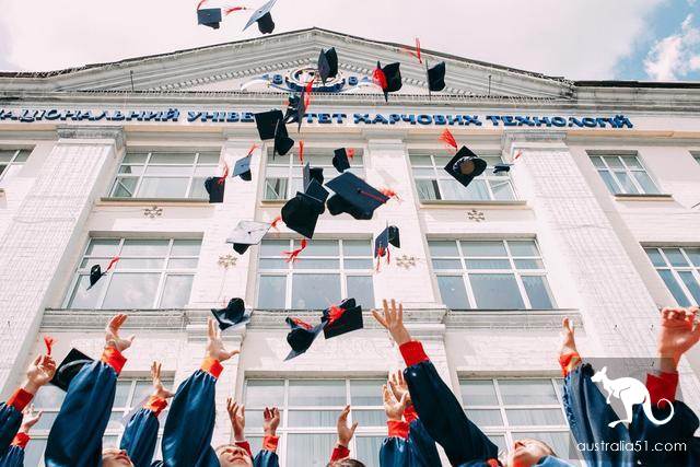 The standard of studying in Australia has been exposed to water injection, and the number of Chinese students going to Australia has fallen for September in a row.