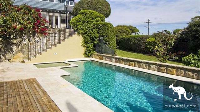 Be careful when you have a pool at home! The heater in the swimming pool of the luxury house in eastern Sydney is out of order, and a family of seven people with carbon monoxide poisoning is sent to hospital.