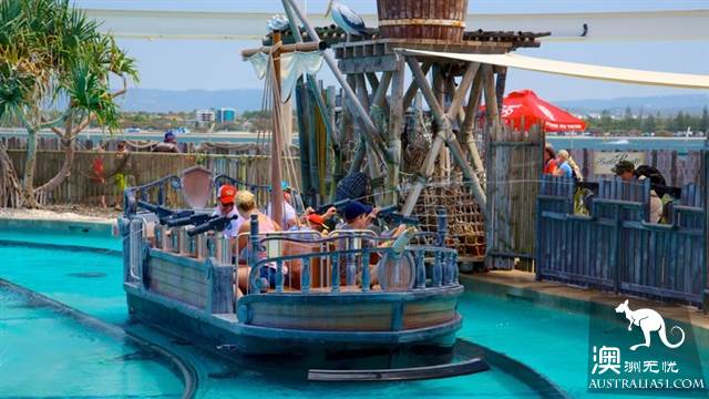 The golden coast, which is suitable for both old and young, so that it will be fun to play.
