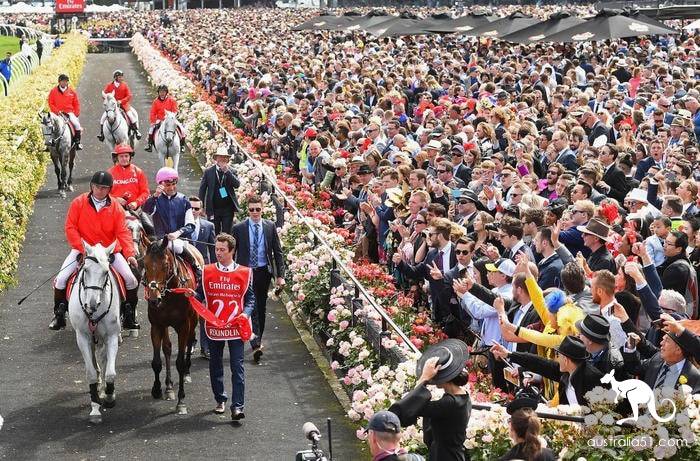 The Melbourne Cup Jockey Club is a complete attack and two minutes to learn about the 100-year event.