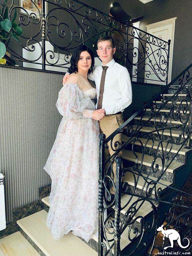 It's a mess! A 35-year-old female Internet celebrity and a 15-year-old stepchild registered marry, netizens do not want to bless