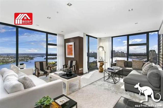 The Sydney penthouse, which was sold at a loss, was again bought by Chinese buyers for million