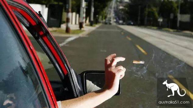 Look out for the old Australian driver! If you throw cigarette butts by car, you will be fined a lot of money.