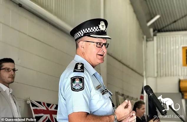 A moment of shock! On an Australian plane, a Teenager tries to hijack the plane and threatens to kill the pilot! Australian bear boy, it's almost lawless.