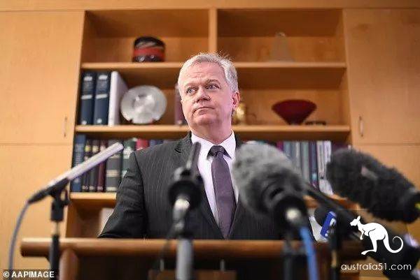 突发!贸易战升级?中国留学生出国恐更难:美国刚刚宣布拟立法,波及澳洲、加拿大、新西兰和英国
