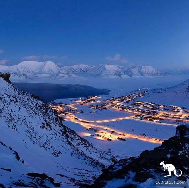 And the only city in the world that forbids death! Beautiful to suffocate, exempt from China 100 years, but few people know