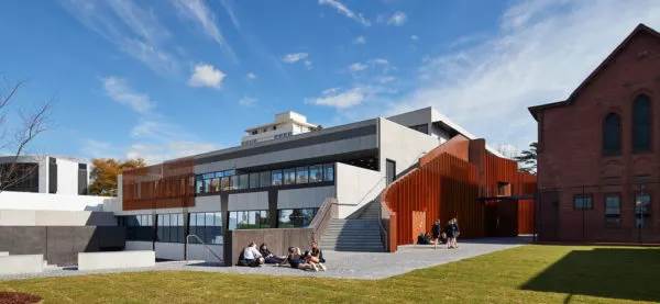 000 a year! A private school in Victoria charges the most expensive in Australia! Full report of 29 most expensive private schools in Australia