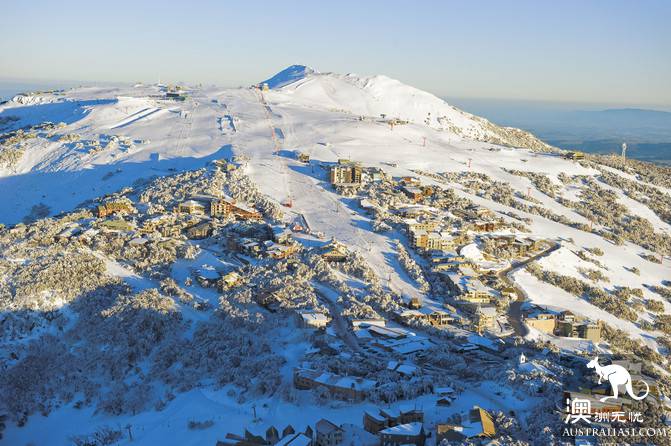 炎炎夏季也可嗨滑，在布勒山滑雪场享受世界极滑胜地