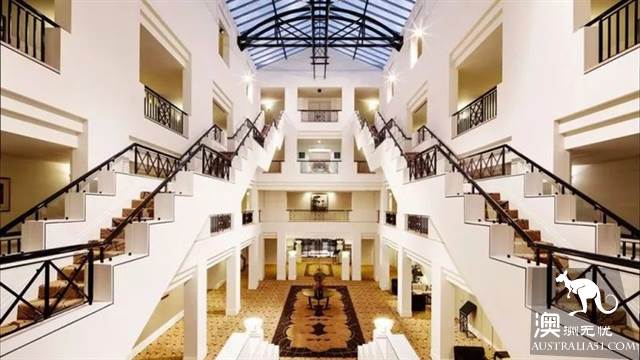 Australia's expensive 10 hotel suites, how many minutes can your salary stay?