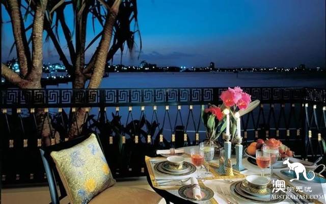 Australia's expensive 10 hotel suites, how many minutes can your salary stay?