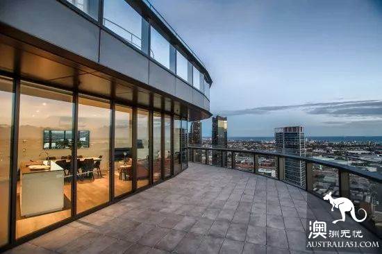 Australia's expensive 10 hotel suites, how many minutes can your salary stay?