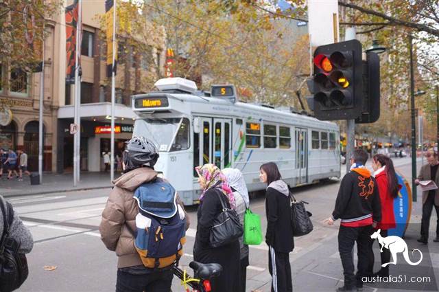 Melbourne hook (hook) turn (Hook Turn), is the most complete picture and text details, so that you drive in Melbourne no longer step on the hole