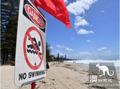Strong tropical cyclone Omar! All the beaches on the gold coast are closed, everybody be careful!