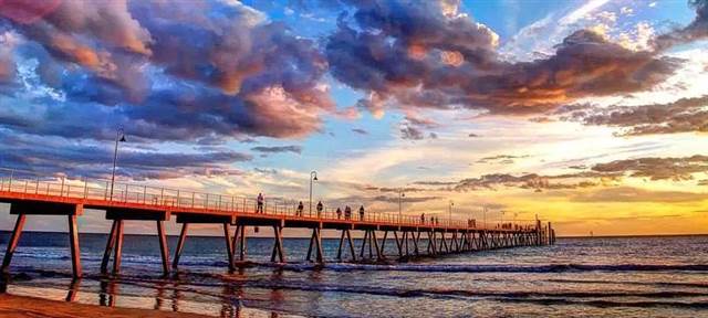 Adelaide's famous beach is running out of sand! South Australia government spends million to launch the 'North-Sand-South transfer' project to save the beach