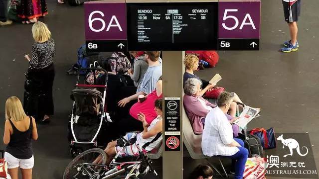 You can travel without driving yourself. What's the experience of Melbourne's V/Line train trip?