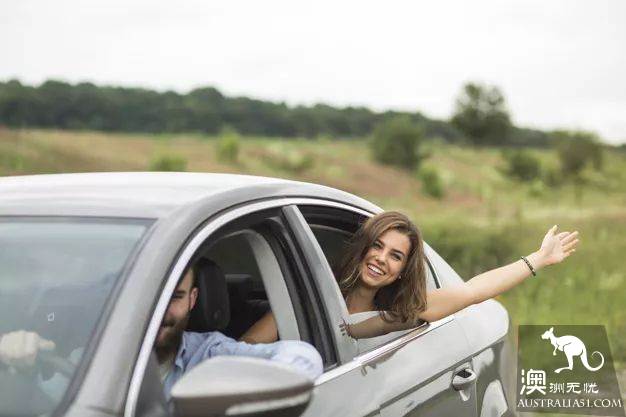 A reminder! Putting your hand out of the window and saying good-bye to a friend in Victoria can lead to a 4 penalty for the drive