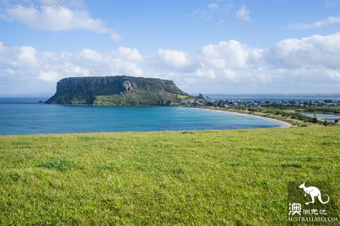 Stanley, a small town on the west coast of Tasmania, has huge stones as stunning as Uluru.