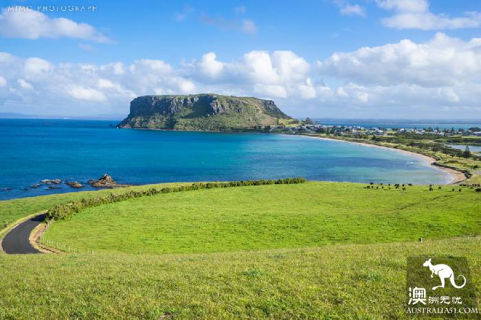 Stanley, a small town on the west coast of Tasmania, has huge stones as stunning as Uluru.
