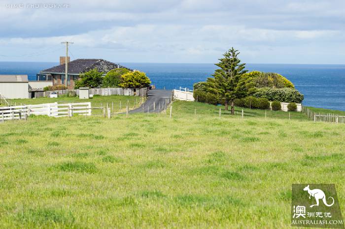 Stanley, a small town on the west coast of Tasmania, has huge stones as stunning as Uluru.