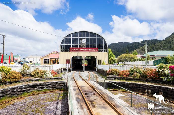 Stanley, a small town on the west coast of Tasmania, has huge stones as stunning as Uluru.