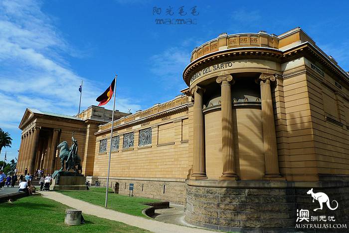 You can walk around Sydney! Classic hiking is open