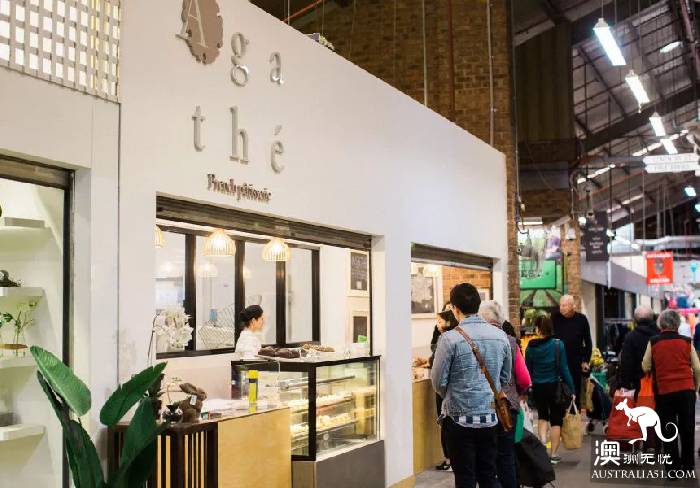 South Melbourne Market, summer night market starts again! Seafood foodie's favorite art bazaa