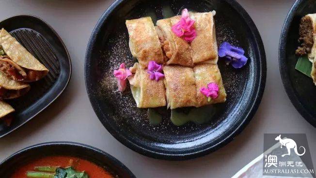 South Melbourne Market, summer night market starts again! Seafood foodie's favorite art bazaa