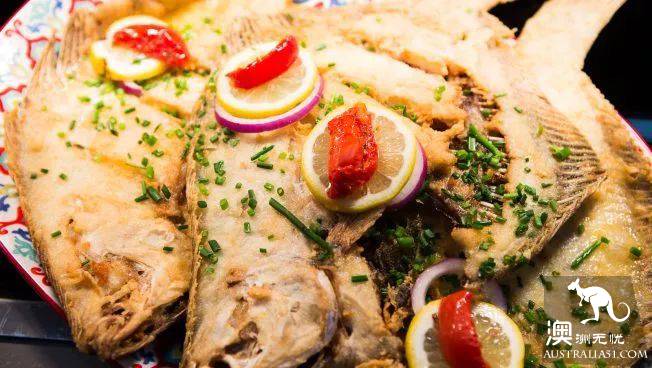 South Melbourne Market, summer night market starts again! Seafood foodie's favorite art bazaa