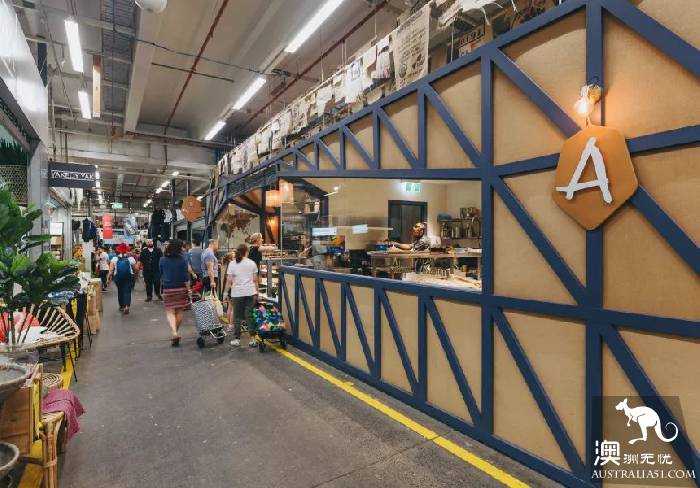 South Melbourne Market, summer night market starts again! Seafood foodie's favorite art bazaa