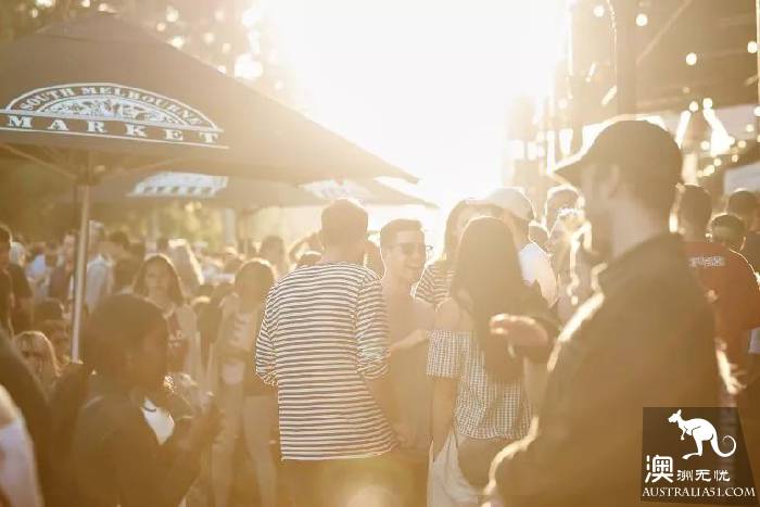 South Melbourne Market, summer night market starts again! Seafood foodie's favorite art bazaa